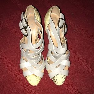 Beautiful Leather snake skin heel